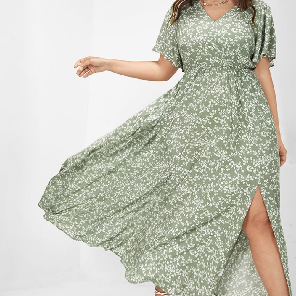 Green Dress - Flutter Sleeve Ditsy Floral Pockets Maxi Dress size 26 / 4X